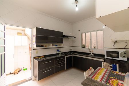 Casa para alugar com 100m², 2 quartos e 2 vagasCozinha