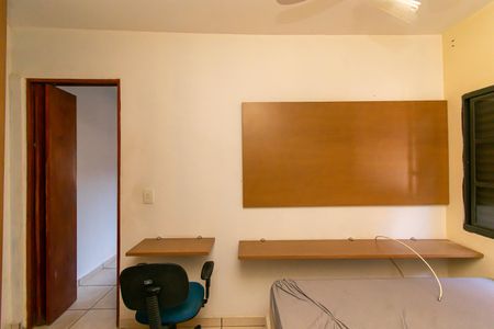 Casa para alugar com 100m², 2 quartos e 2 vagasQuarto 1