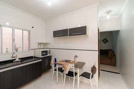 Casa para alugar com 100m², 2 quartos e 2 vagasCozinha
