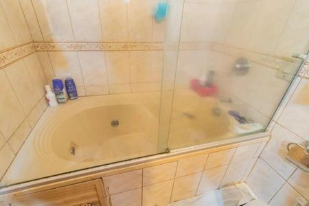 Banheiro  de apartamento para alugar com 2 quartos, 90m² em Tristeza, Porto Alegre