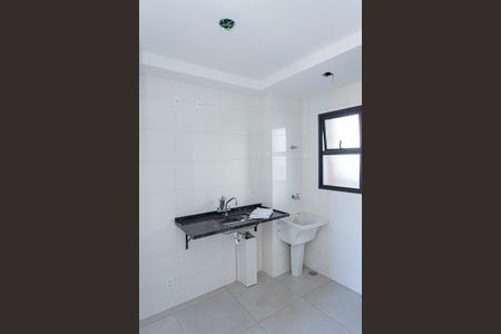 Sala, cozinha e área de serviço de apartamento à venda com 1 quarto, 45m² em Vila Santa Edwiges, São Paulo