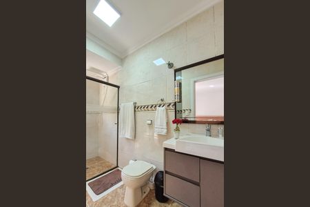 Casa à venda com 237m², 3 quartos e 4 vagasBanheiro da Suíte