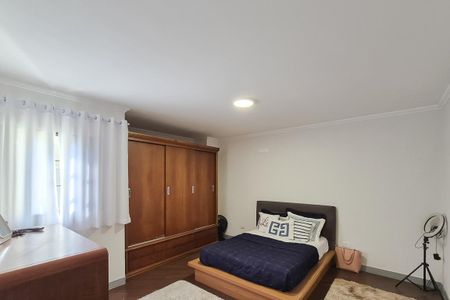 Casa à venda com 237m², 3 quartos e 4 vagasQuarto 2