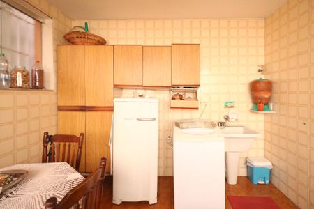 Casa à venda com 141m², 3 quartos e 1 vagaÁrea de Serviço
