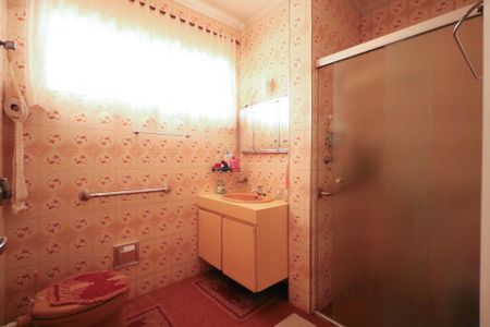 Casa à venda com 141m², 3 quartos e 1 vagaBanheiro