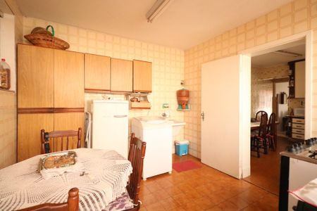 Casa à venda com 141m², 3 quartos e 1 vagaÁrea de Serviço