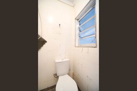 Casa à venda com 130m², 5 quartos e sem vaga Casa à venda com 130m², 5 quartos e sem vagaBanheiro de serviço