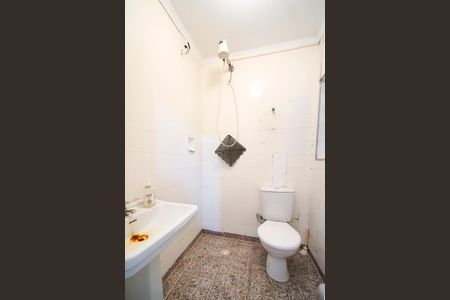 Casa à venda com 130m², 5 quartos e sem vaga Casa à venda com 130m², 5 quartos e sem vagaBanheiro de serviço