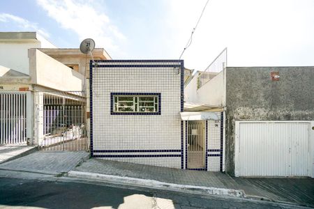 Casa à venda com 130m², 5 quartos e sem vaga Casa à venda com 130m², 5 quartos e sem vagaFachada