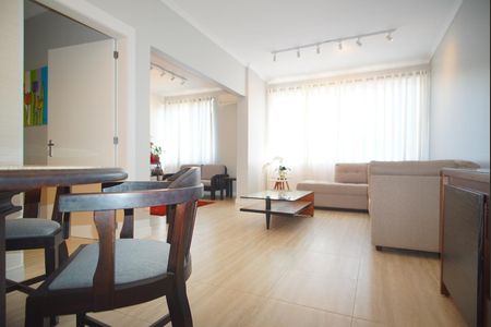 Sala 1 de apartamento para alugar com 2 quartos, 110m² em Floresta, Porto Alegre