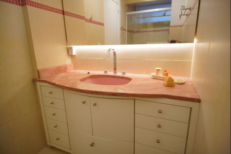 Apartamento para alugar com 110m², 2 quartos e 1 vagaBanheiro da Suíte