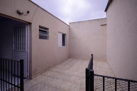 Casa para alugar com 52m², 1 quarto e sem vaga Casa para alugar com 52m², 1 quarto e sem vagaEntrada