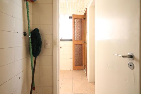 Apartamento para alugar com 121m², 3 quartos e 2 vagasBanheiro da Área de Serviço