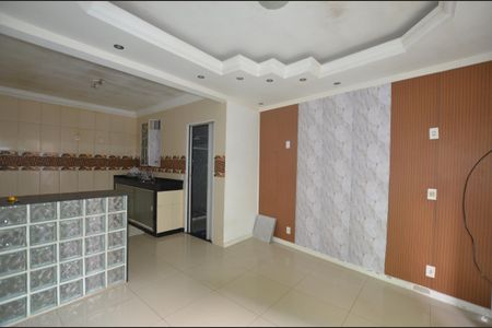 Sala de casa para alugar com 2 quartos, 70m² em Bento Ribeiro, Rio de Janeiro