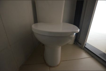 Casa para alugar com 70m², 2 quartos e sem vagaBanheiro social