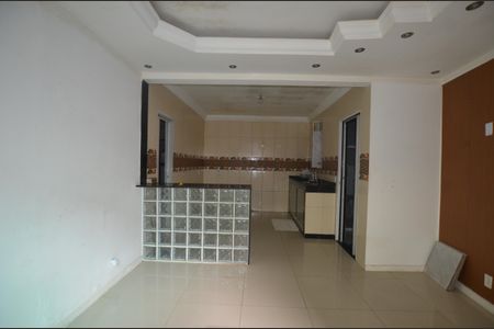 Sala de casa para alugar com 2 quartos, 70m² em Bento Ribeiro, Rio de Janeiro