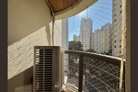 Apartamento à venda com 94m², 2 quartos e 1 vagaSacada Suíte 1