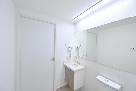 Studio para alugar com 34m², 1 quarto e sem vaga Studio para alugar com 34m², 1 quarto e sem vagaBanheiro Social
