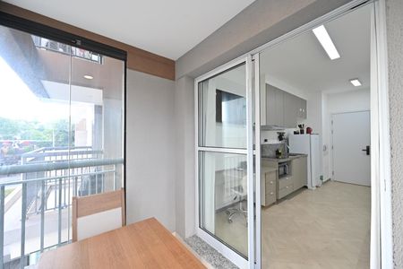 Studio para alugar com 34m², 1 quarto e sem vaga Studio para alugar com 34m², 1 quarto e sem vagaVaranda