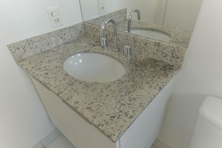 Apartamento à venda com 65m², 2 quartos e 2 vagasBanheiro da Suíte