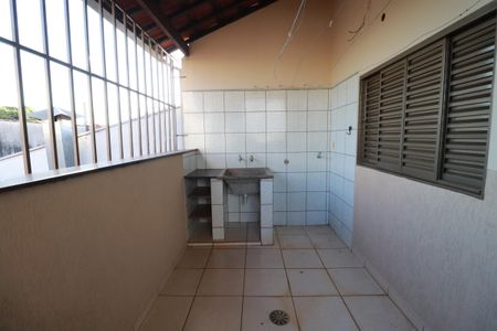 Casa para alugar com 85m², 1 quarto e 1 vagaÁrea de serviço 