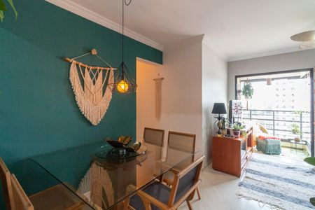 Apartamento à venda com 70m², 3 quartos e 2 vagasSala