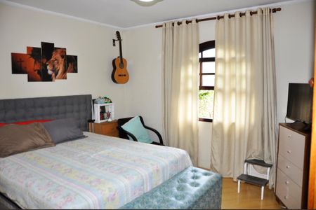 Casa para alugar com 559m², 4 quartos e 10 vagasDetalhe - Quarto 02