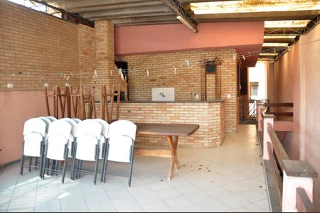 Casa para alugar com 559m², 4 quartos e 10 vagasDetalhe - Varanda com Churrasqueira