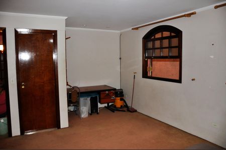 Casa para alugar com 559m², 4 quartos e 10 vagasDetalhe - Quarto 01 com Suíte