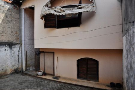 Casa para alugar com 559m², 4 quartos e 10 vagasDetalhe - Quintal e Canil