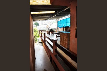 Casa para alugar com 559m², 4 quartos e 10 vagasDetalhe - Varanda com Churrasqueira