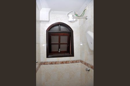 Casa para alugar com 559m², 4 quartos e 10 vagasDetalhe - Área de Serviço - Banheiro Social