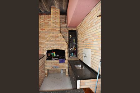 Casa para alugar com 559m², 4 quartos e 10 vagasDetalhe - Varanda com Churrasqueira