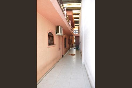 Casa para alugar com 559m², 4 quartos e 10 vagasDetalhe - Corredor Externo