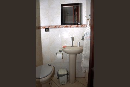 Casa para alugar com 559m², 4 quartos e 10 vagasDetalhe - Área de Serviço - Banheiro Social