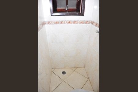 Casa para alugar com 559m², 4 quartos e 10 vagasDetalhe - Área de Serviço - Banheiro Social