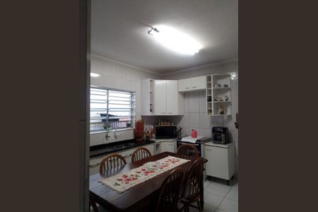 Casa à venda com 132m², 3 quartos e 2 vagasCozinha