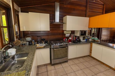 Casa de condomínio à venda com 2100m², 4 quartos e 3 vagasCozinha