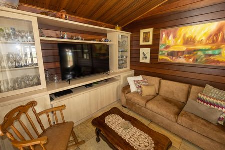 Casa de condomínio à venda com 2100m², 4 quartos e 3 vagasSala de TV