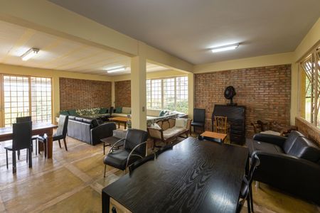 Casa de condomínio à venda com 2100m², 4 quartos e 3 vagasSala 1