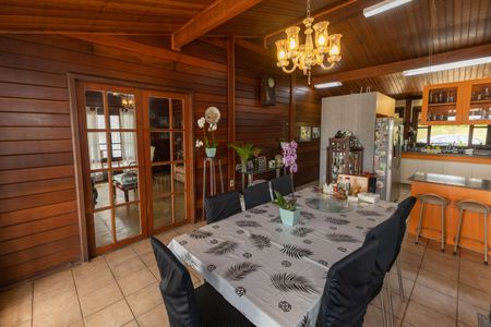 Casa de condomínio à venda com 2100m², 4 quartos e 3 vagasSala de Jantar