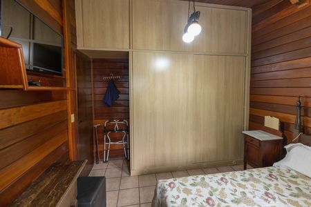 Casa de condomínio à venda com 2100m², 4 quartos e 3 vagasQuarto 1