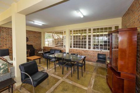 Casa de condomínio à venda com 2100m², 4 quartos e 3 vagasSala 1