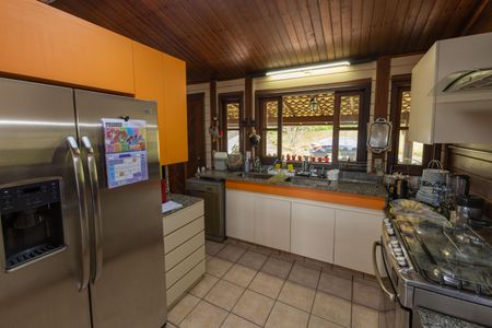 Casa de condomínio à venda com 2100m², 4 quartos e 3 vagasCozinha