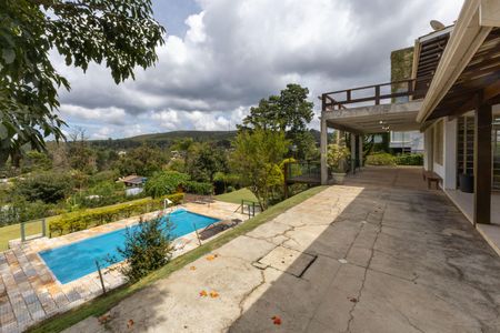 Casa de condomínio à venda com 2100m², 4 quartos e 3 vagasPiscina