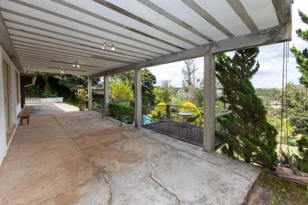 Casa de condomínio à venda com 2100m², 4 quartos e 3 vagasVaranda