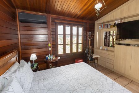 Casa de condomínio à venda com 2100m², 4 quartos e 3 vagasSuíte 1