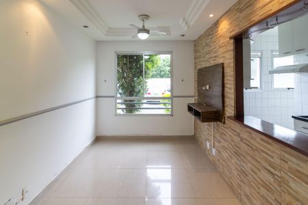 Sala de apartamento para alugar com 2 quartos, 47m² em Vila Arriete, São Paulo