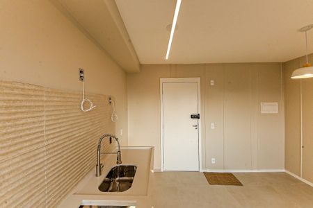 Apartamento para alugar com 39m², 2 quartos e sem vagaCozinha - Móveis Planejados chegando em breve: Armários superior e inferior+ Geladeira Fogão cooktop  Forno elétrico  Máquina lava e seca  Microndas