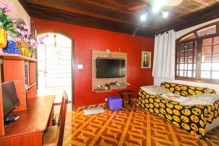 Casa à venda com 150m², 2 quartos e 2 vagasSala